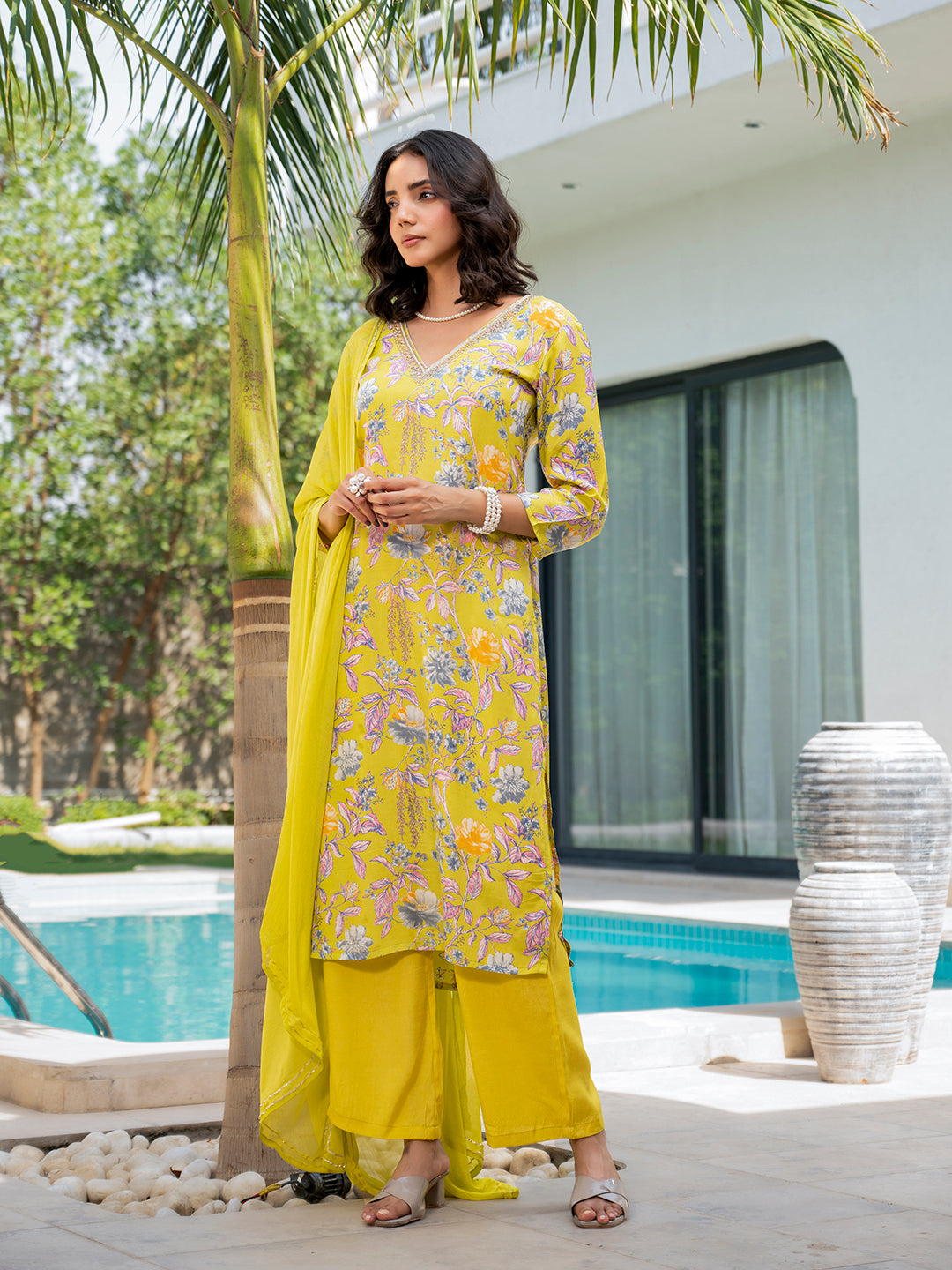 Yellow-Muslin-Embroidered-Floral-Print-3-Piece-Kurta-Set