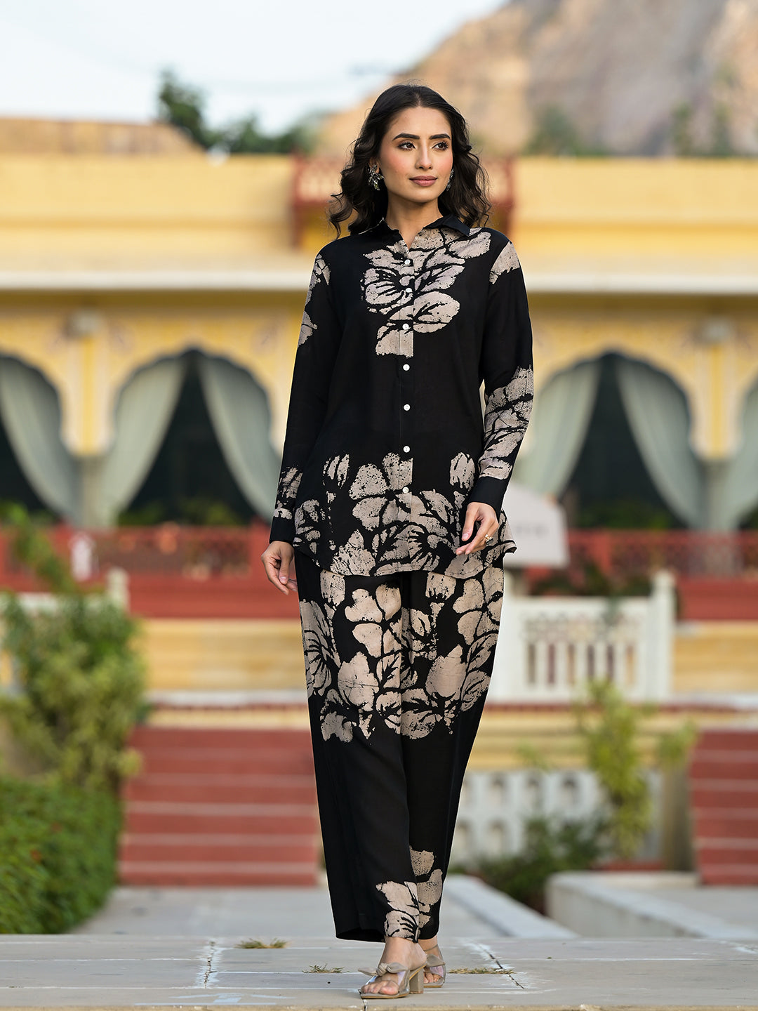 Black-Muslin-Hand-Painted-2-Piece-Kurta-Set