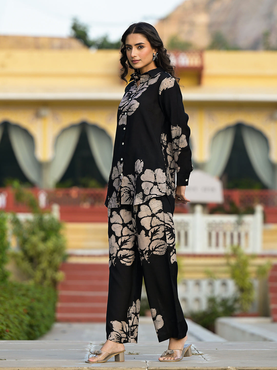 Black-Muslin-Hand-Painted-2-Piece-Kurta-Set
