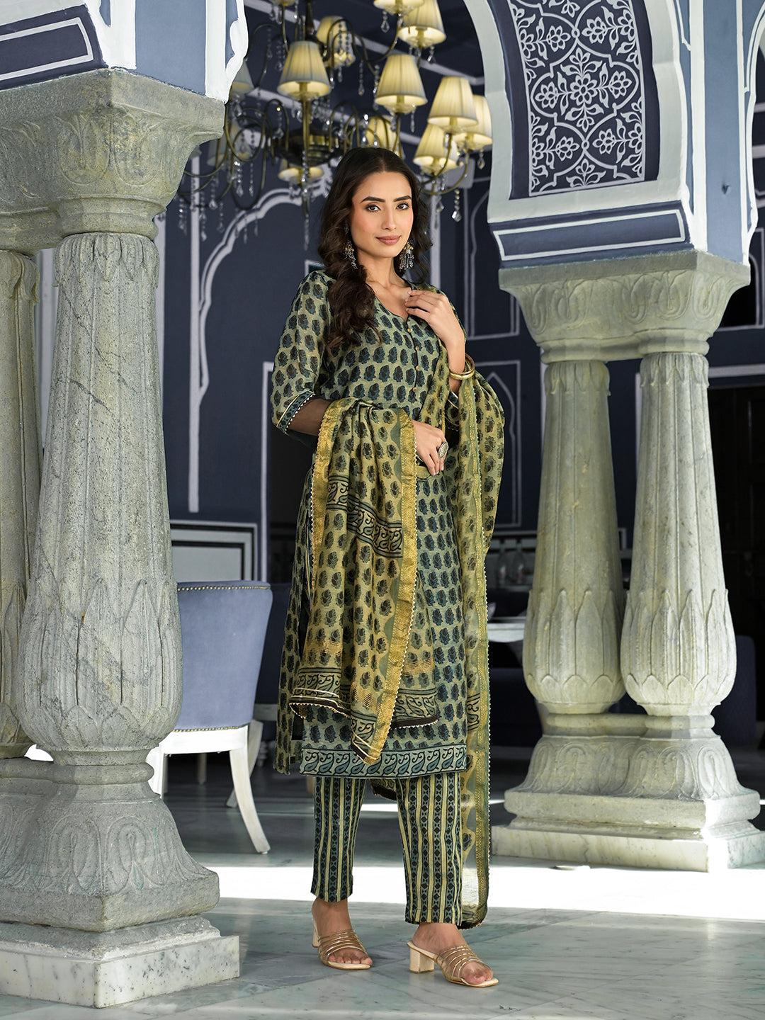 Green-Maheshwari-Silk-Ethnic-Printed-3-Piece-Kurta-Set