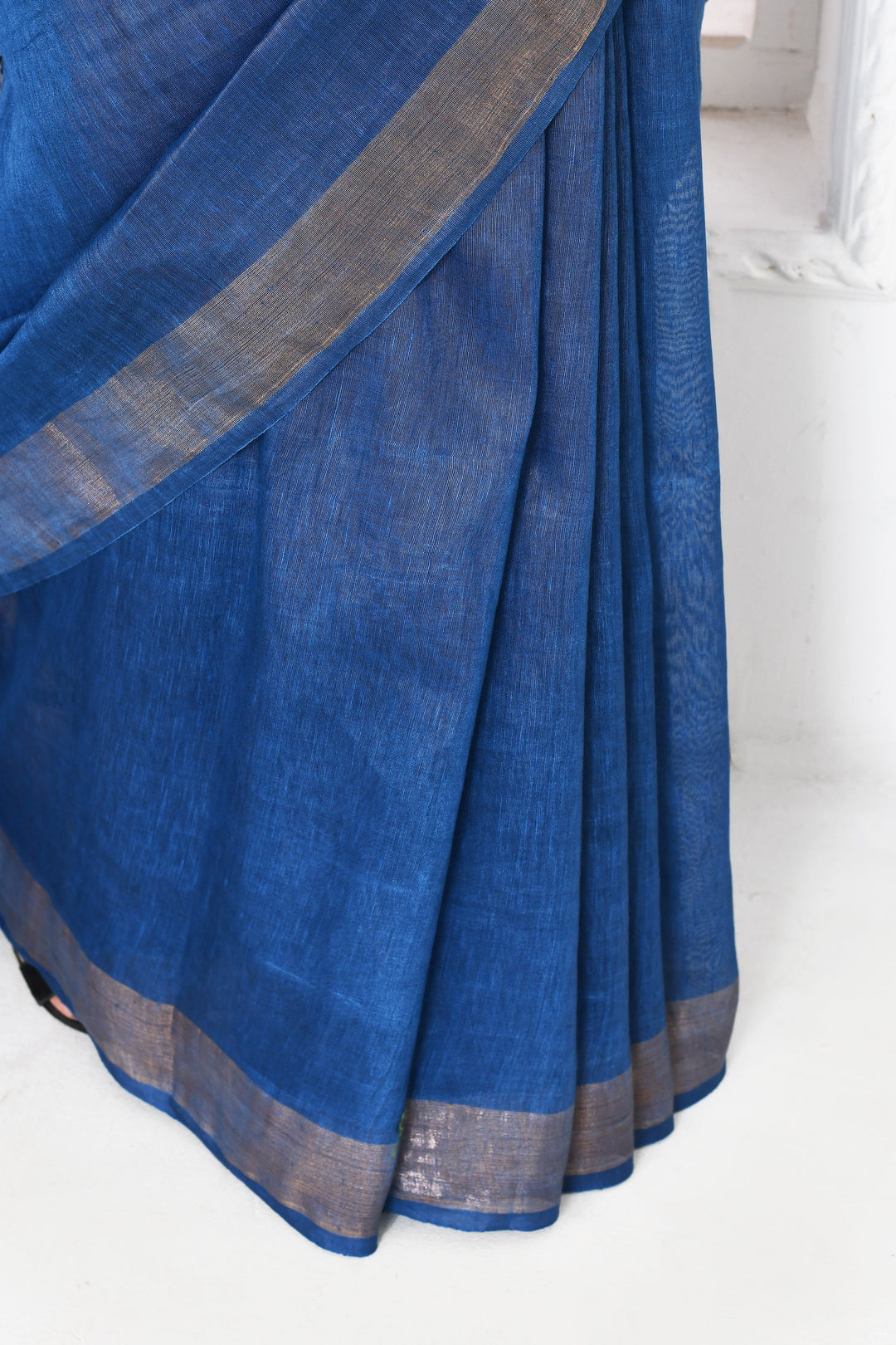 Dark-Blue-Tussar-Linen-Handloom-Saree-With-Woven-Zari-Pallu