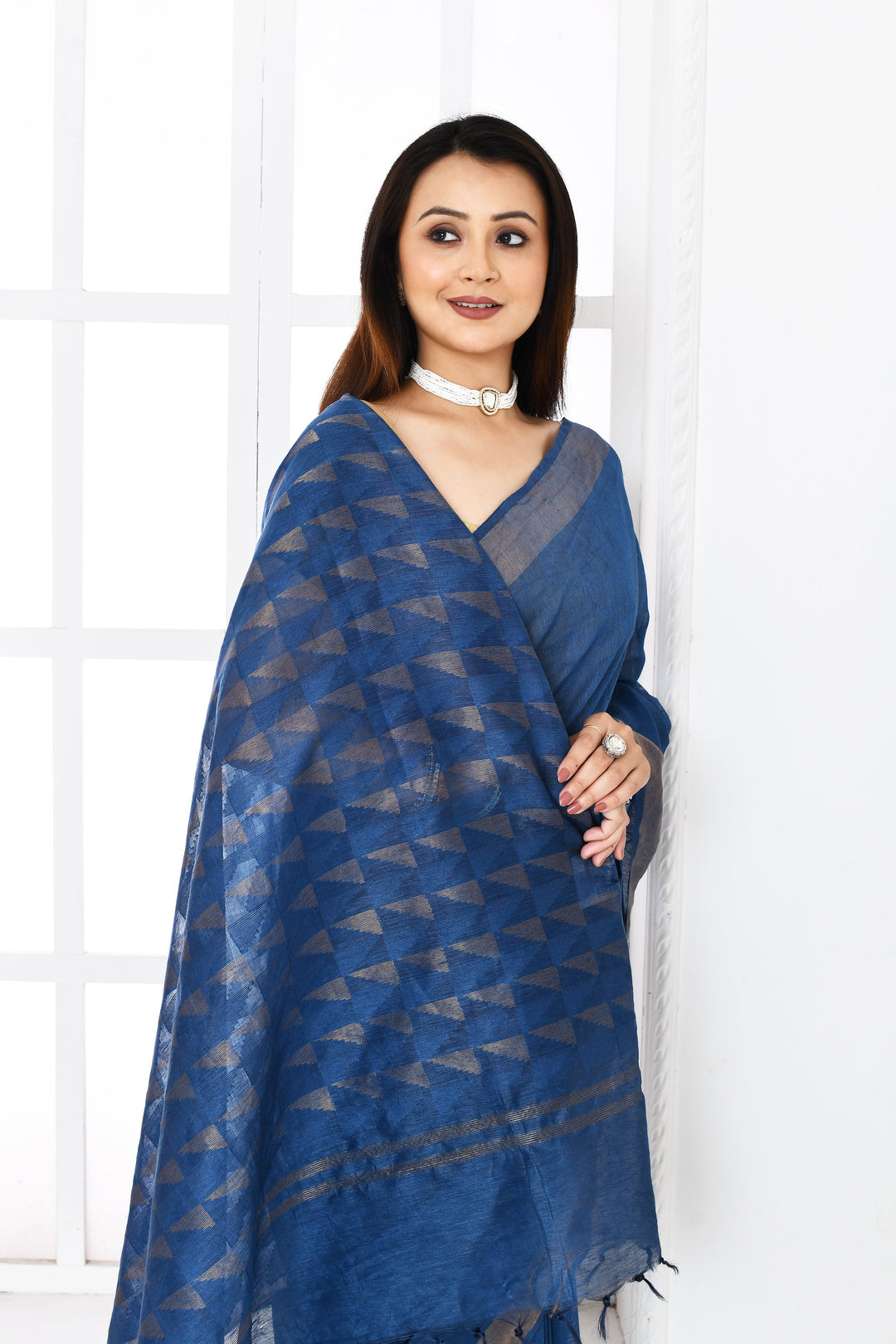 Dark-Blue-Tussar-Linen-Handloom-Saree-With-Woven-Zari-Pallu