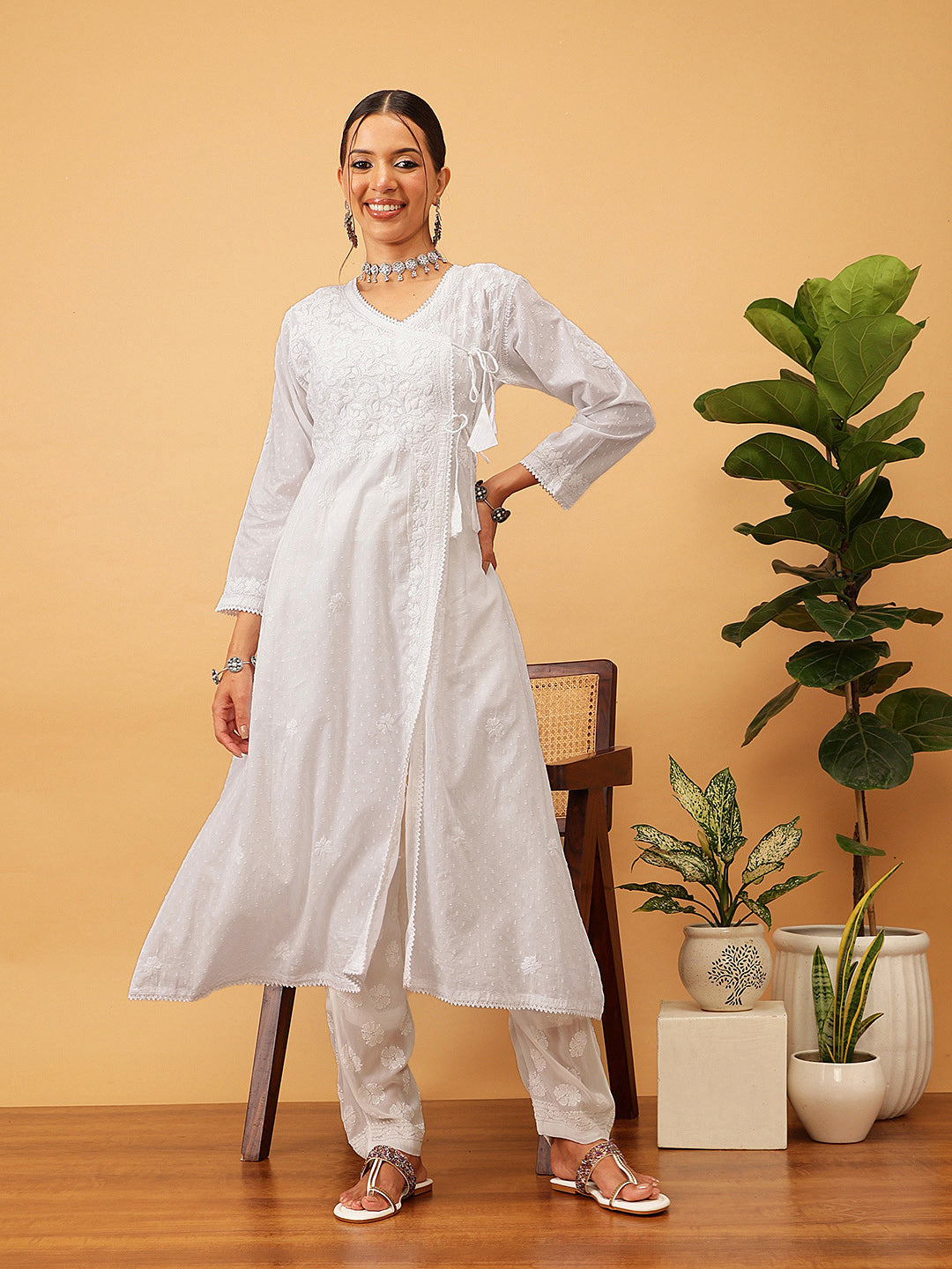 Dubby-White-Cotton-Angrakha-Embroidered-Chikankari-Kurta