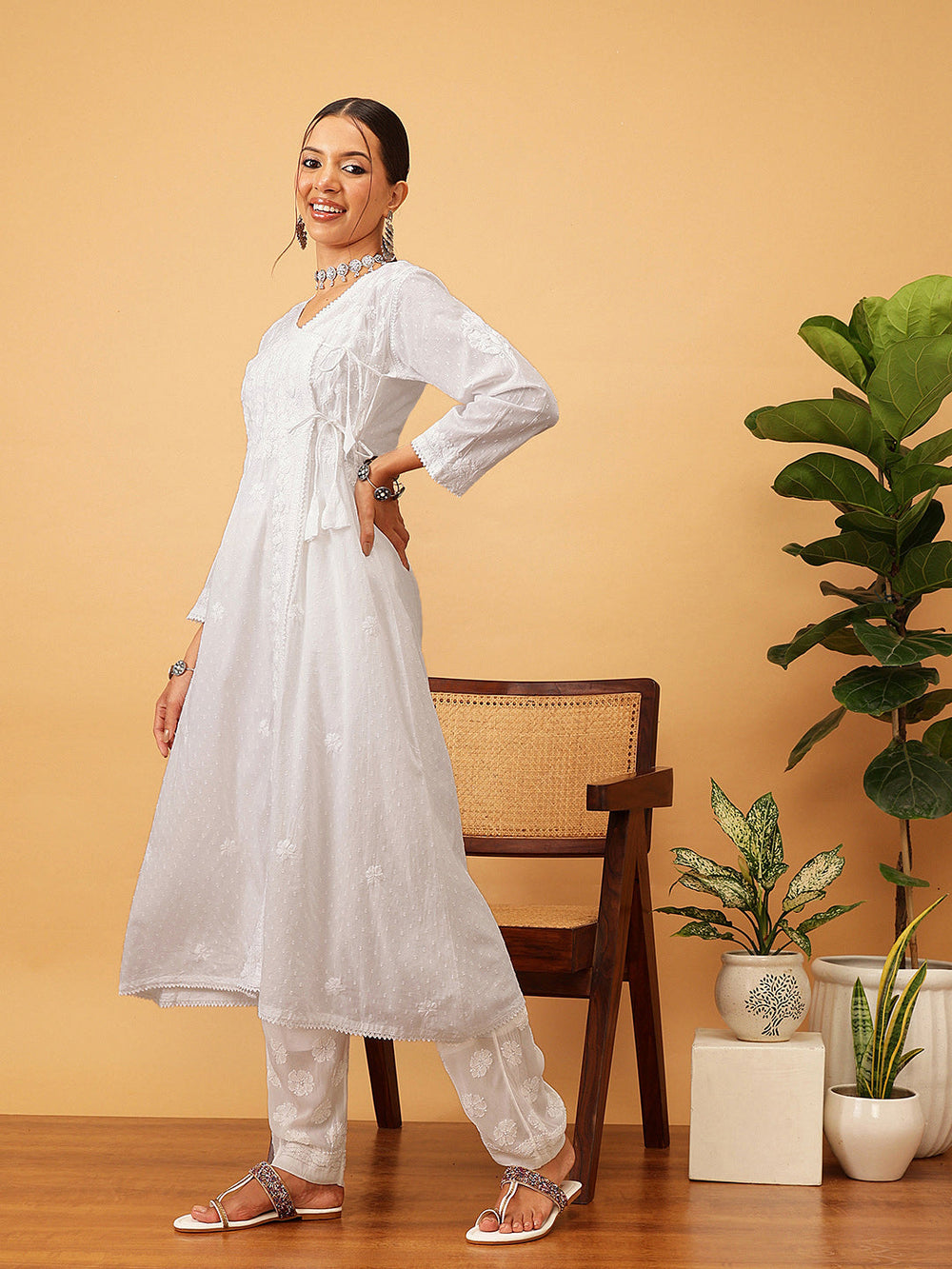 Dubby-White-Cotton-Angrakha-Embroidered-Chikankari-Kurta