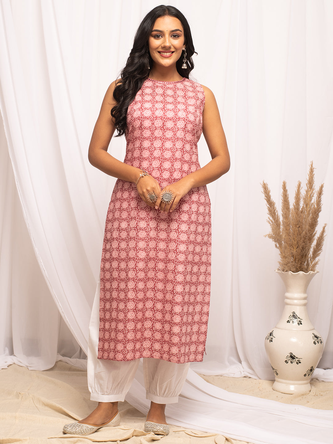 Pink-Cotton-Floral-Printed-Sleeveless-Straight-Kurta