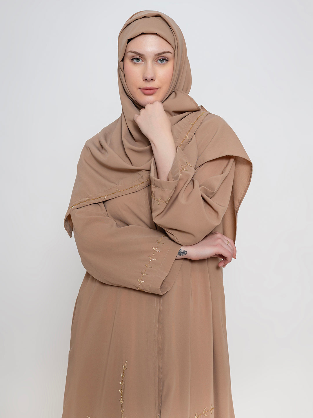 Fawn-100%-Polyester-Embroidered-Abaya-With-Scarf