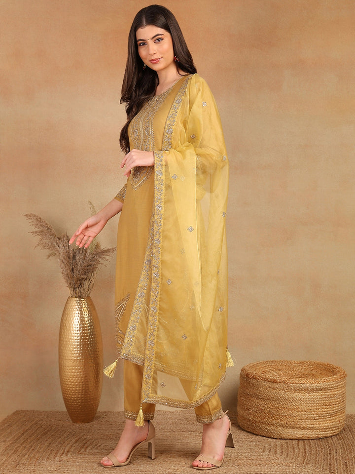 ZERESOUQ-Gold-Silk-Blend-Solid-Embroidered-3-Piece-Kurta-Set