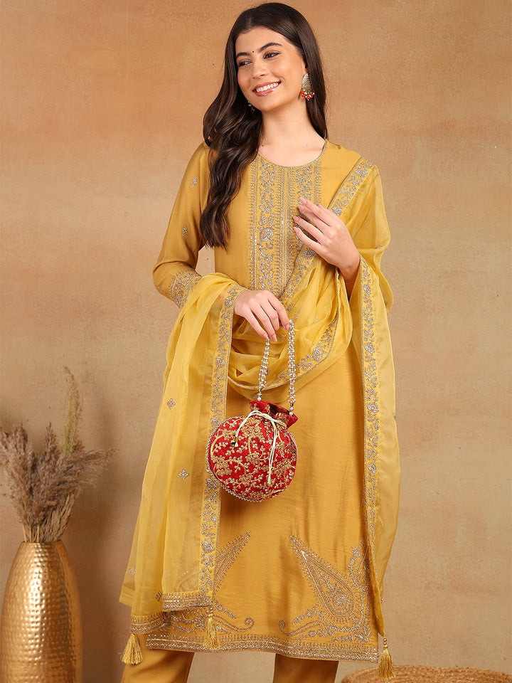 ZERESOUQ-Gold-Silk-Blend-Solid-Embroidered-3-Piece-Kurta-Set