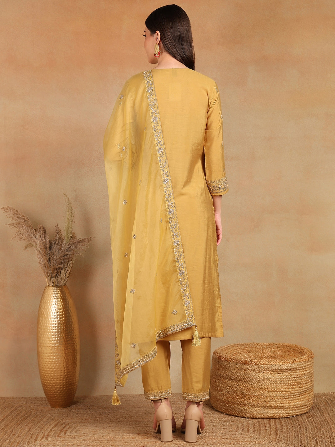 ZERESOUQ-Gold-Silk-Blend-Solid-Embroidered-3-Piece-Kurta-Set