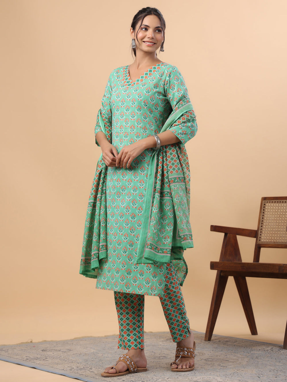 Green-Cambric-Ethnic-Motifs-Print-Regular-3-Piece-Kurta-Set