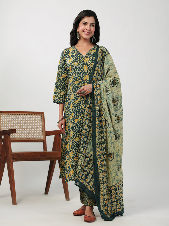 Green-Cambric-Ethnic-Motifs-Print-Straight-3-Piece-Kurta-Set