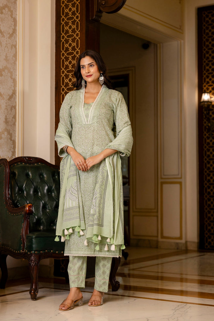 Green-Cotton-Printed-Lace-Work-3-Piece-Kurta-Set