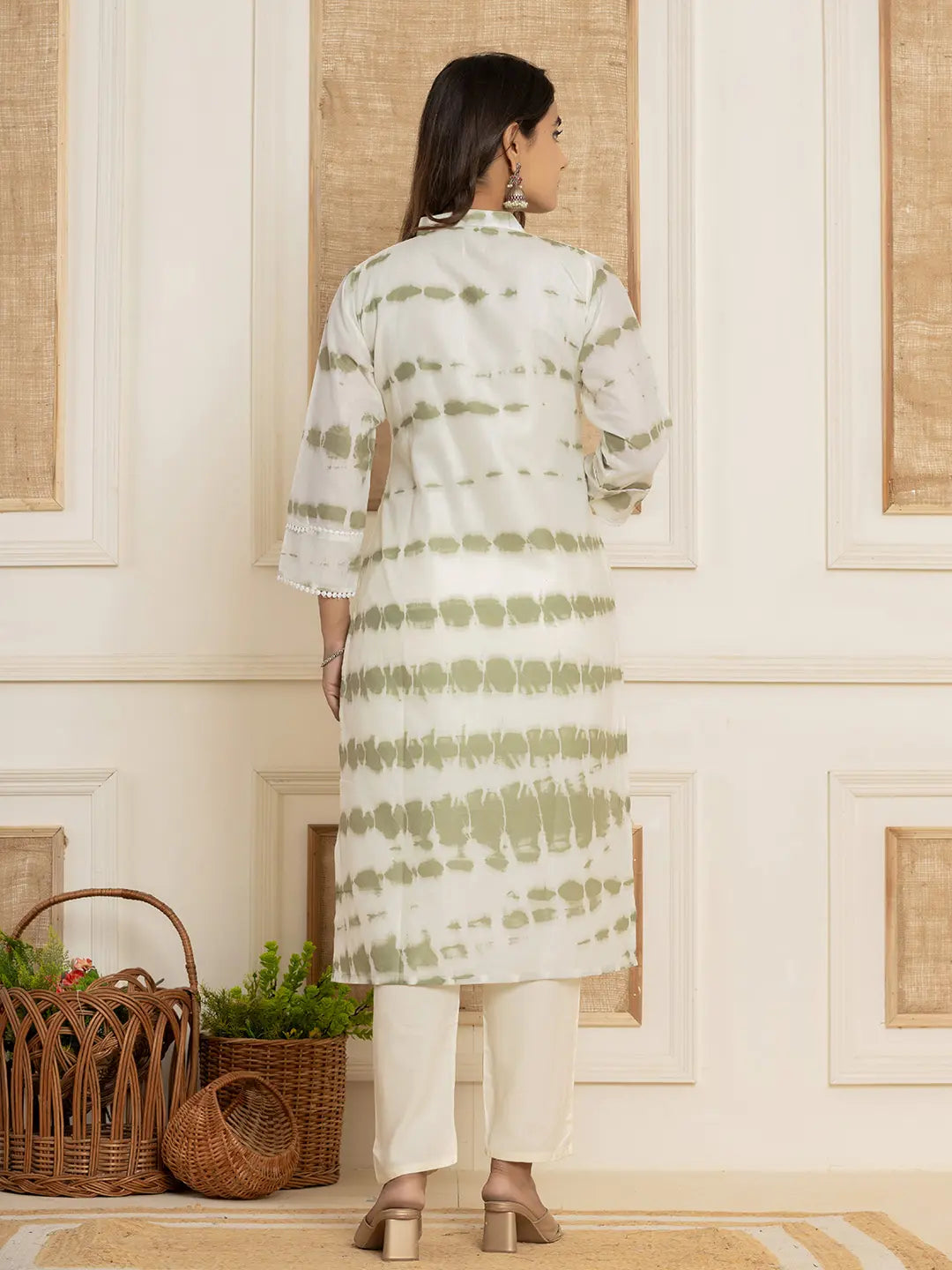 Green-Cotton-Embroidery-Have-A-Lining-3-Piece-Kurta-Set