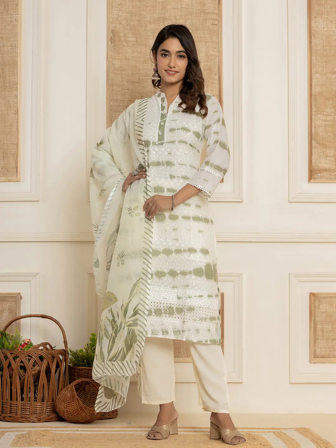 Green-Cotton-Embroidery-Have-A-Lining-3-Piece-Kurta-Set