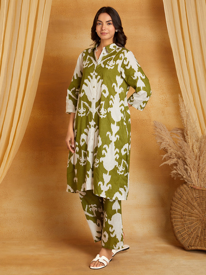 Green Ikkat Floral Print Kurta with Pants (Set of 2)