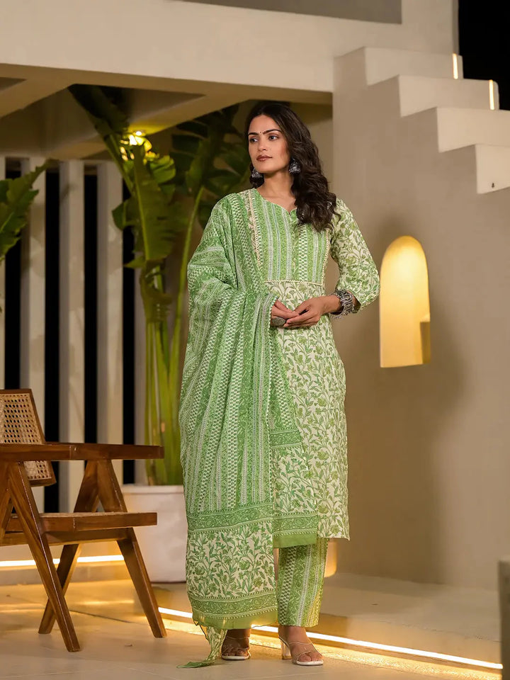 Green-Cotton-Leaf-Print-Piping-On-Yoke-3-Piece-Kurta-Set