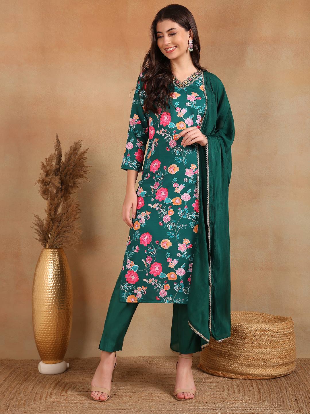 Green-Polyester-Floral-Printed-Straight-3-Piece-Kurta-Sets