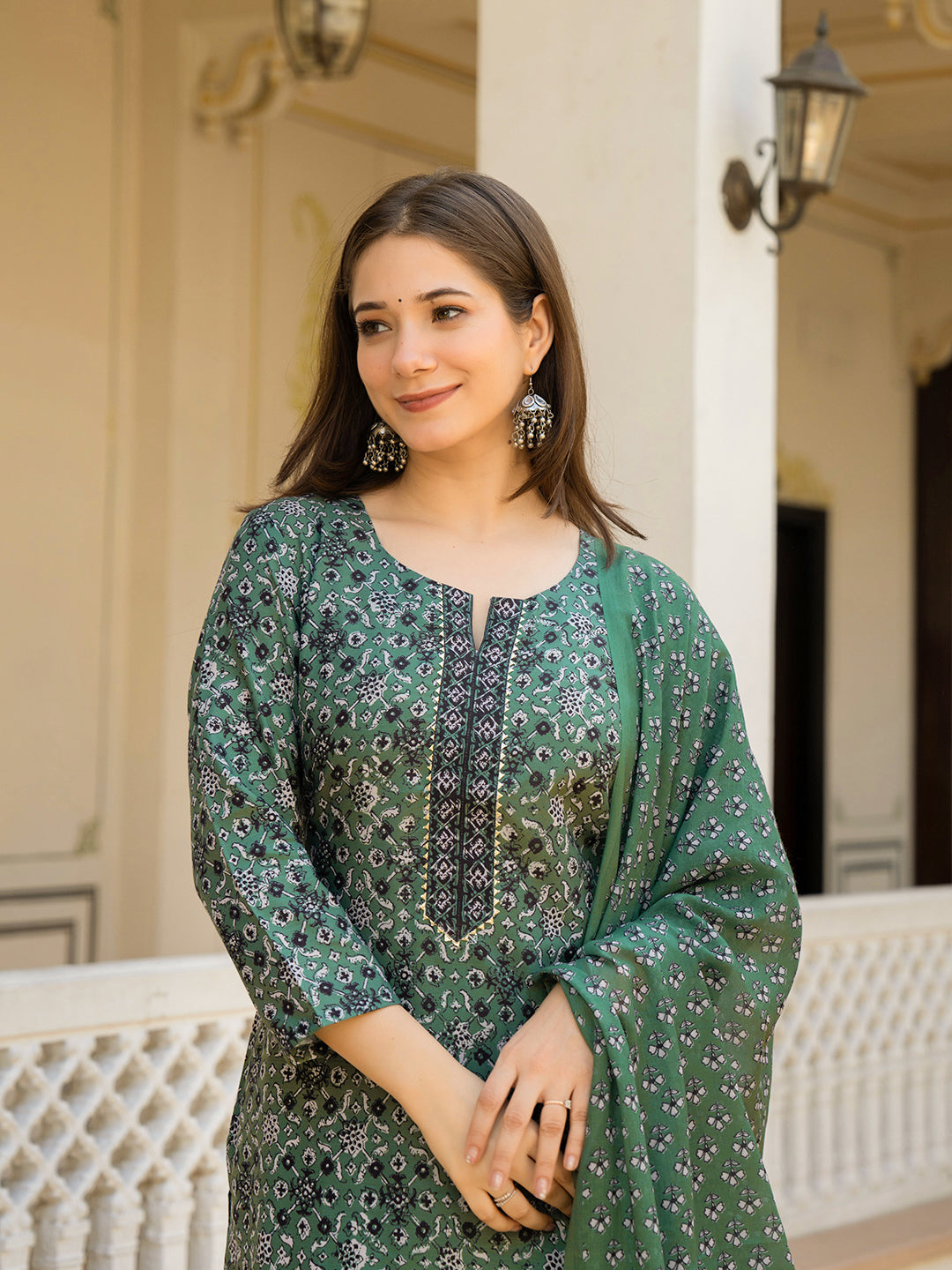 ZERESOUQ-Green-Rayon-Blend-Ethnic-Motifs-Printed-Straight-3-Piece-Kurta-Set