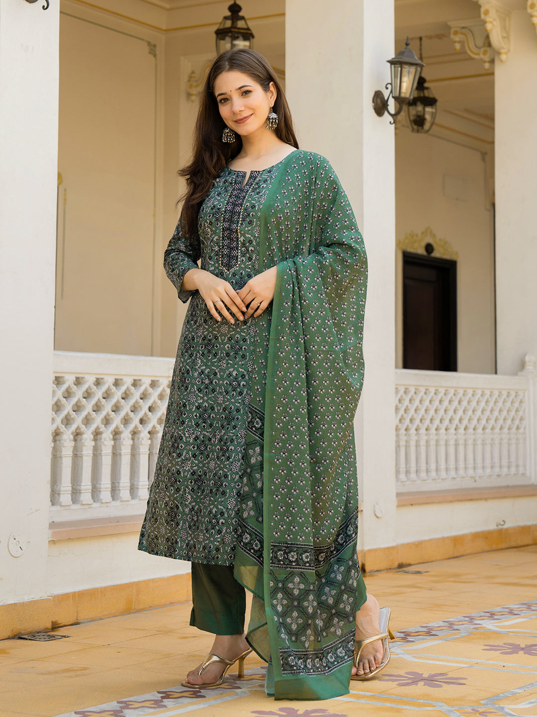 ZERESOUQ-Green-Rayon-Blend-Ethnic-Motifs-Printed-Straight-3-Piece-Kurta-Set