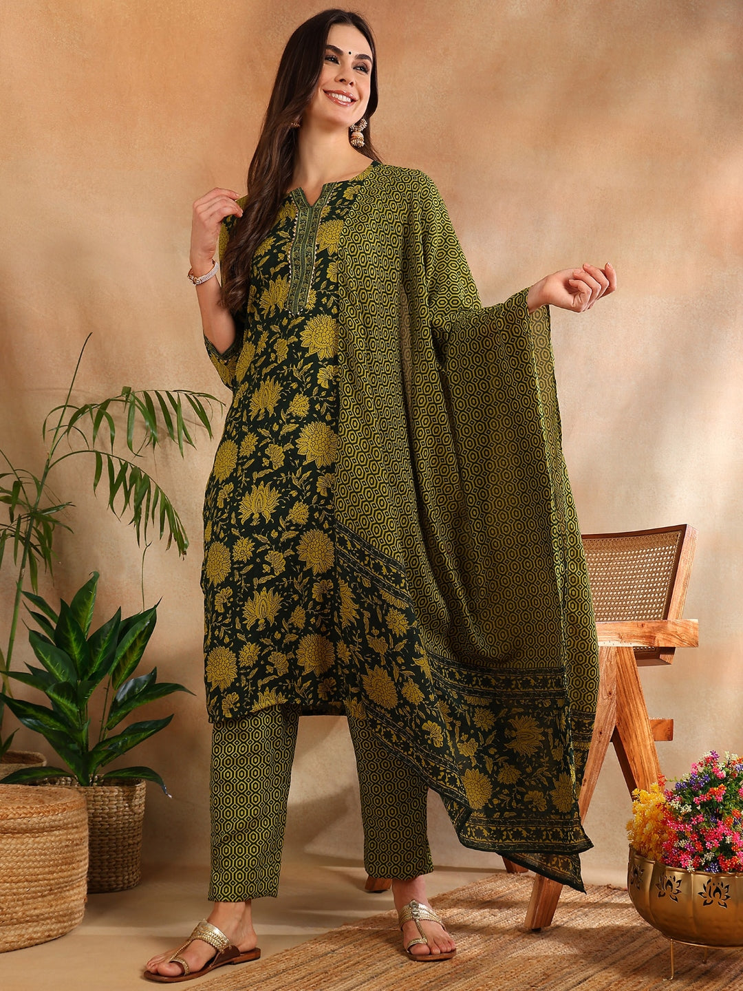 Green-Rayon-Blend-Floral-Print-Straight-3-Piece-Kurta-Set