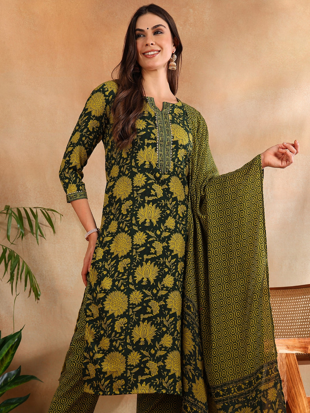 Green-Rayon-Blend-Floral-Print-Straight-3-Piece-Kurta-Set