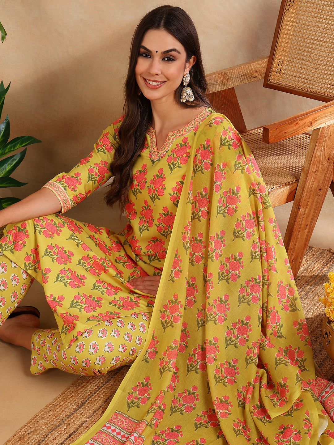 Green-Rayon-Blend-Floral-Printed-Straight-3-Piece-Kurta-Set