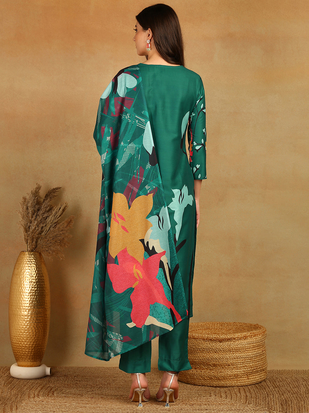 Green-Silk-Blend-Floral-Printed-Kurta-Trousers-With-Dupatta