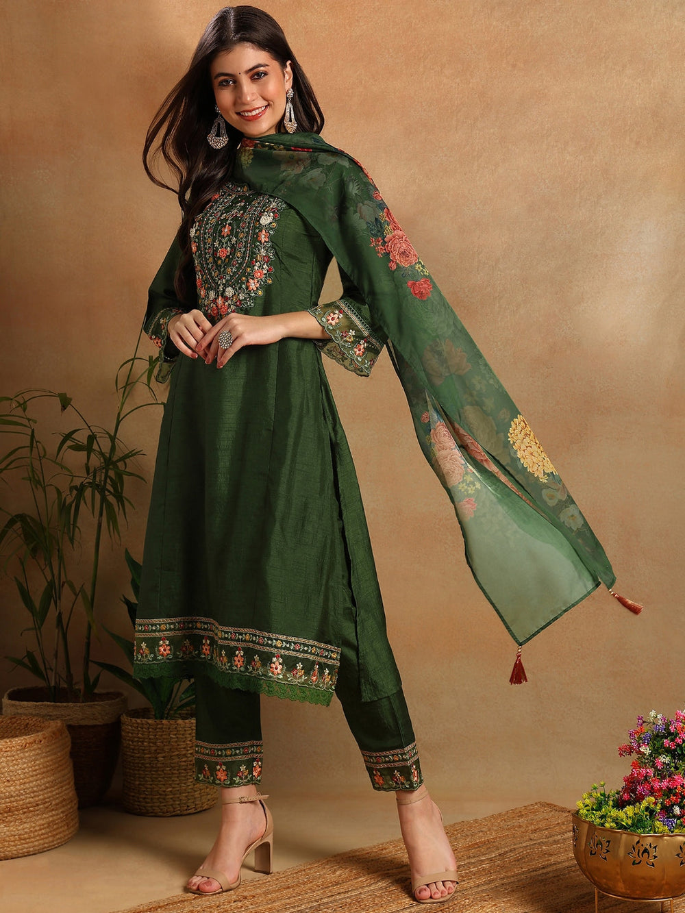 Green-Silk-Blend-Solid-Embroidered-Straight-3-Piece-Kurta-Set