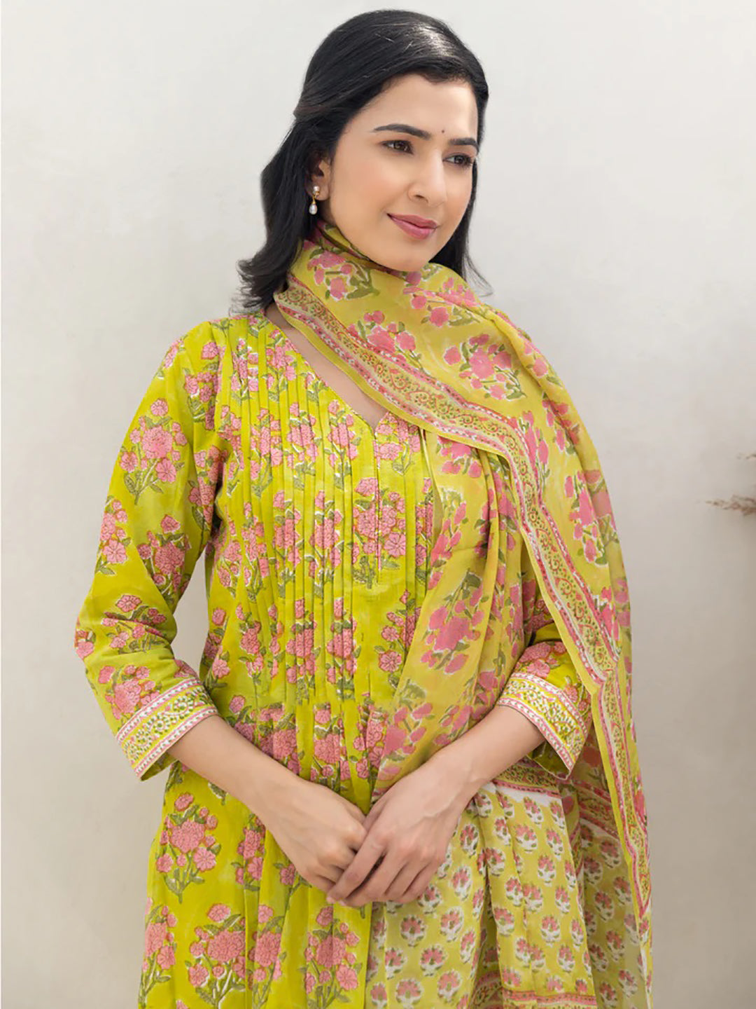 ZERESOUQ-Green-Viscose-Rayon-Floral-Printed-3-Piece-Kurta-Sets