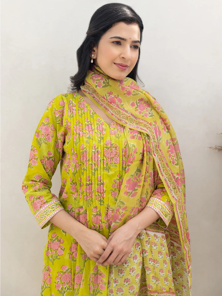 ZERESOUQ-Green-Viscose-Rayon-Floral-Printed-3-Piece-Kurta-Sets