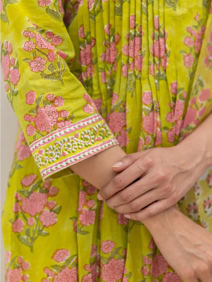 ZERESOUQ-Green-Viscose-Rayon-Floral-Printed-3-Piece-Kurta-Sets