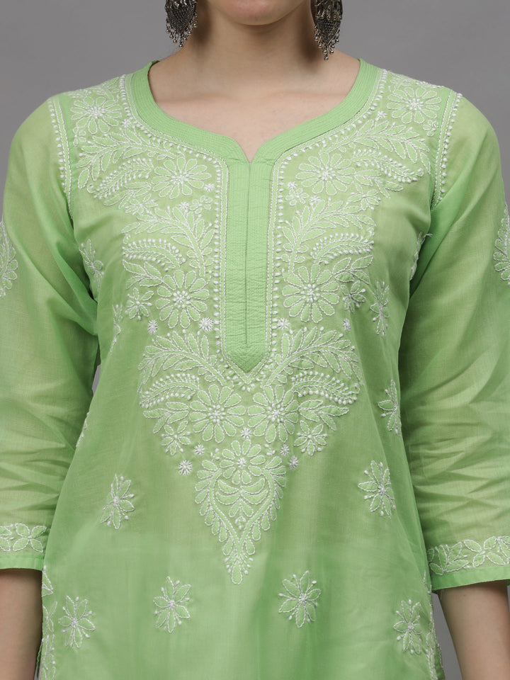 Green-&-White-Cotton-Embroidered-Chikankari-Kurta