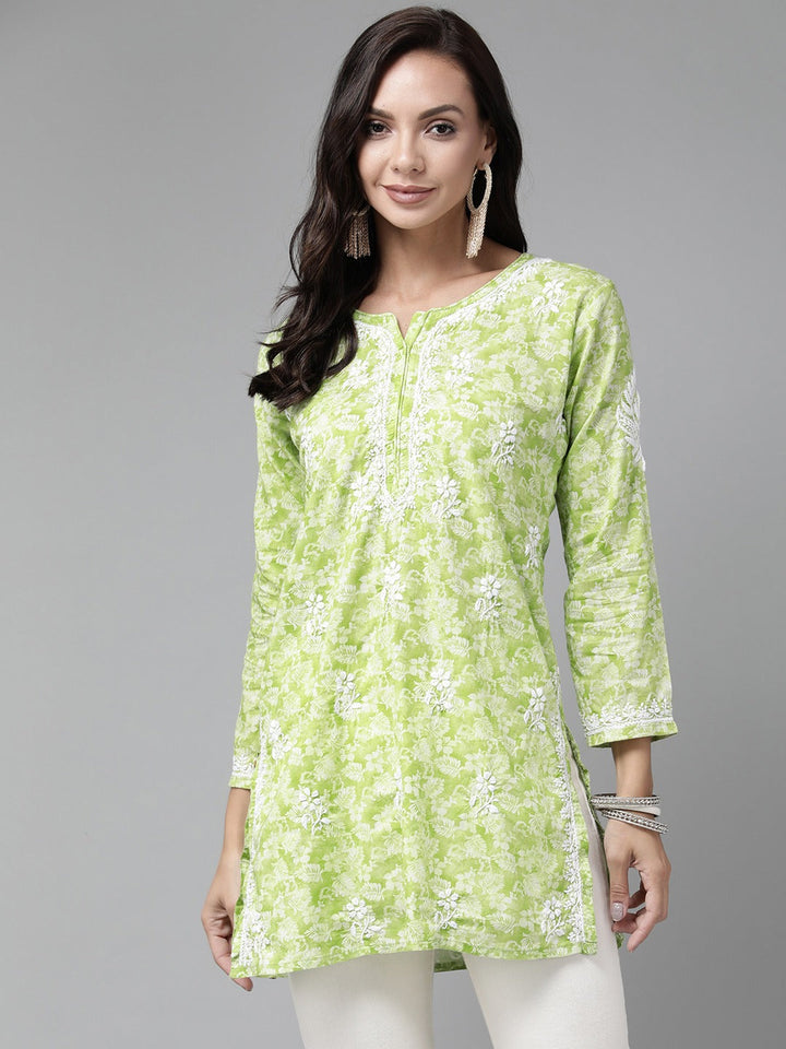 Green-&-White-Cotton-Embroidered-Chikankari-Kurti