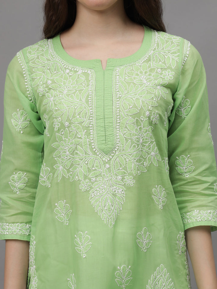 Green-&-White-Cotton-Embroidery-Chikankari-Kurti