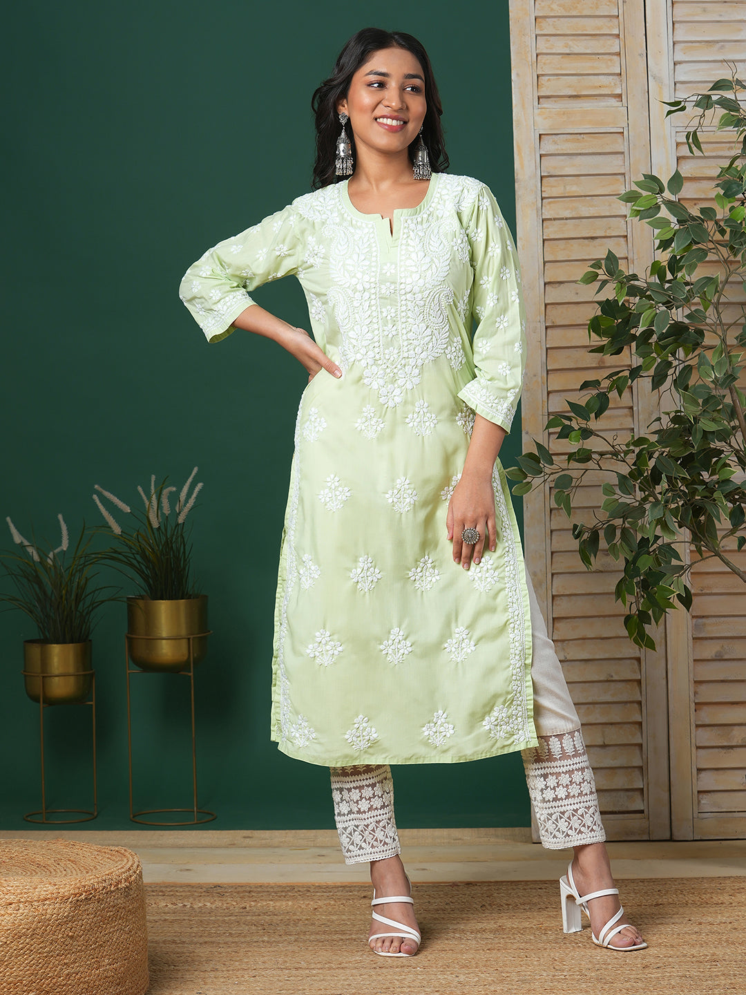 Green-&-White-Cotton-Floral-Notch-Neck-Chikankari-Kurta