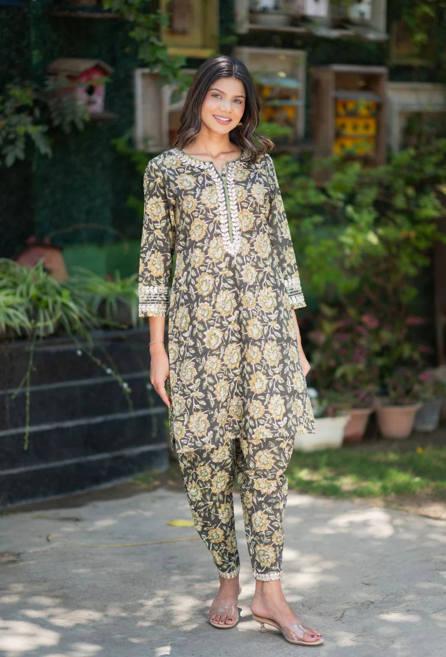 Green-Pure-Cotton-Gottapatti-Dhoti-Kurta-Set