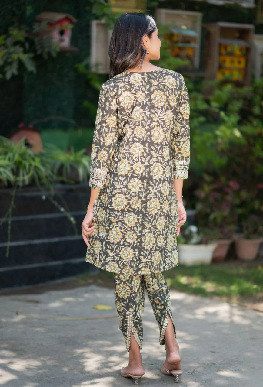 Green-Pure-Cotton-Gottapatti-Dhoti-Kurta-Set