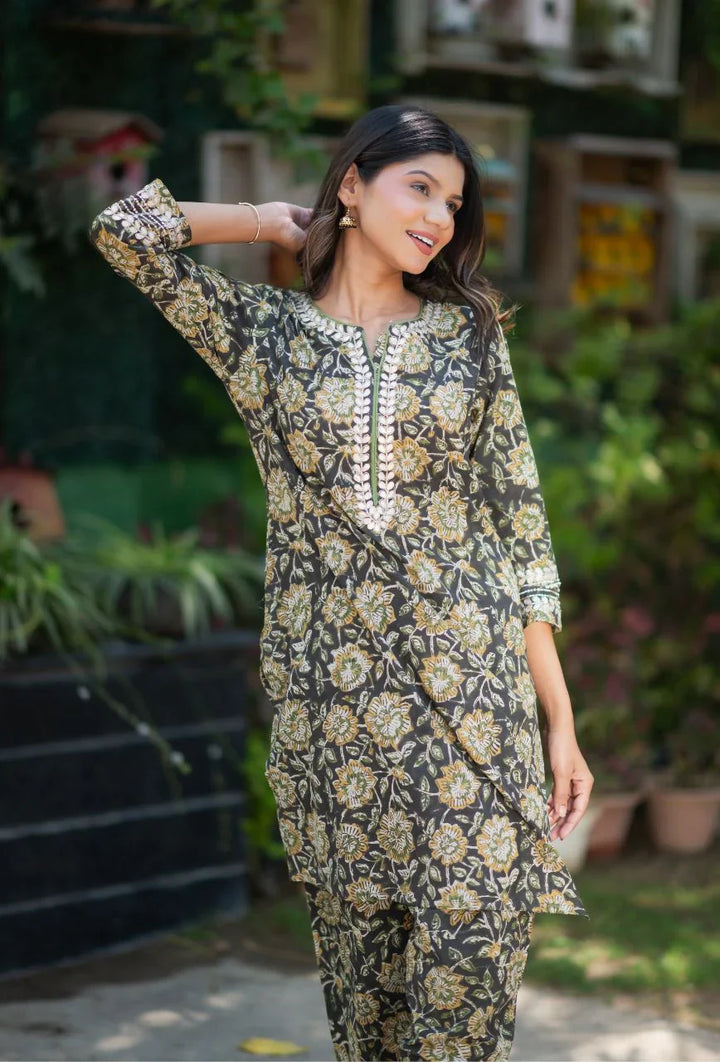 Green-Pure-Cotton-Gottapatti-Dhoti-Kurta-Set
