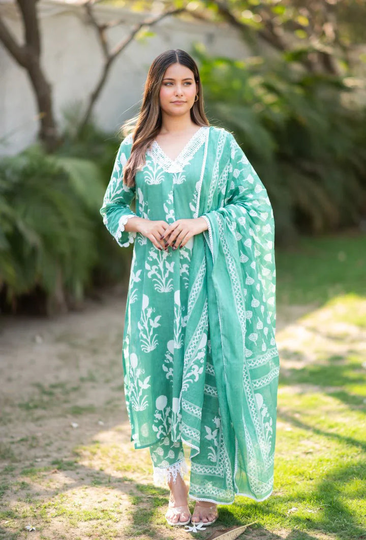 Green-Pure-Cotton-Lace-Detailing-2-Piece-Kurta-Set