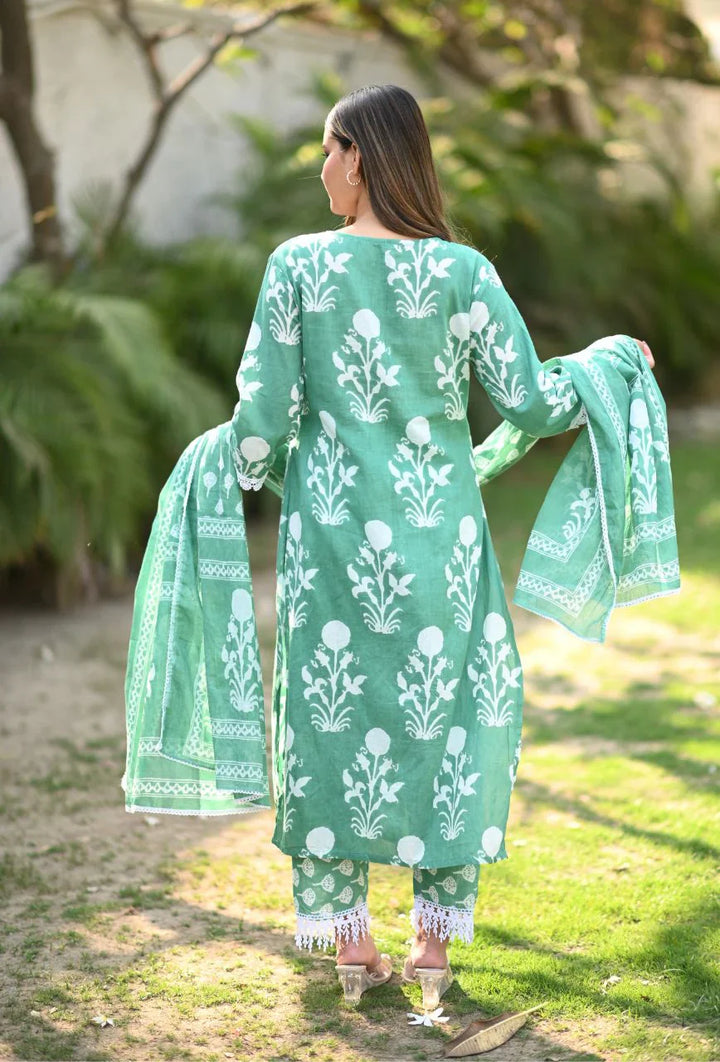 Green-Pure-Cotton-Lace-Detailing-2-Piece-Kurta-Set