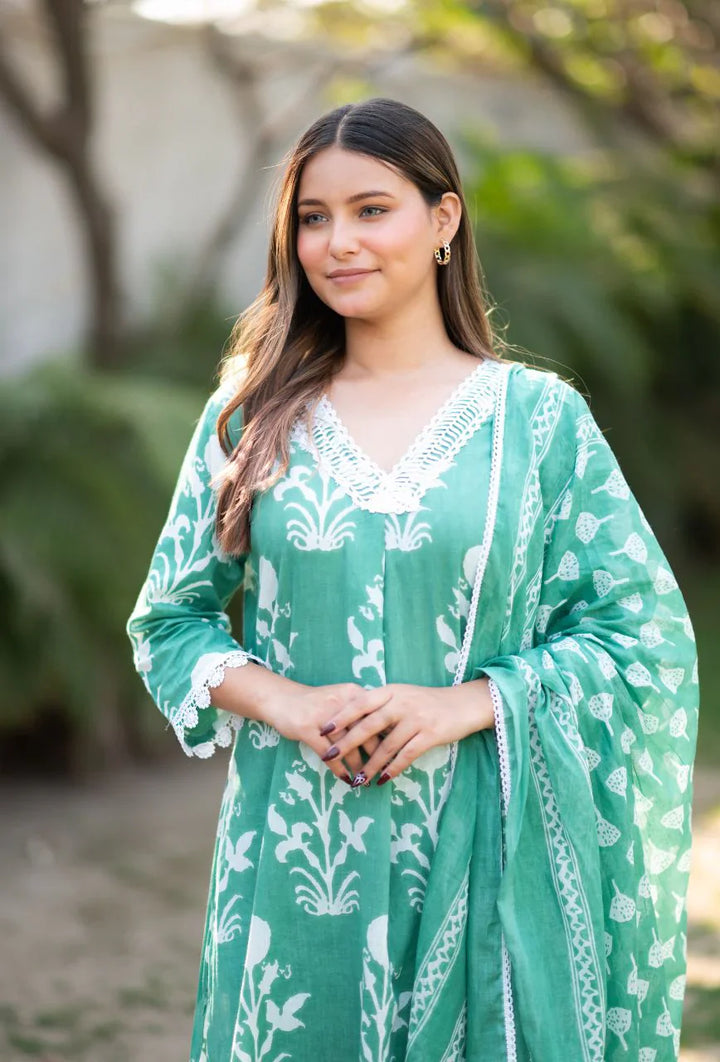 Green-Pure-Cotton-Lace-Detailing-2-Piece-Kurta-Set