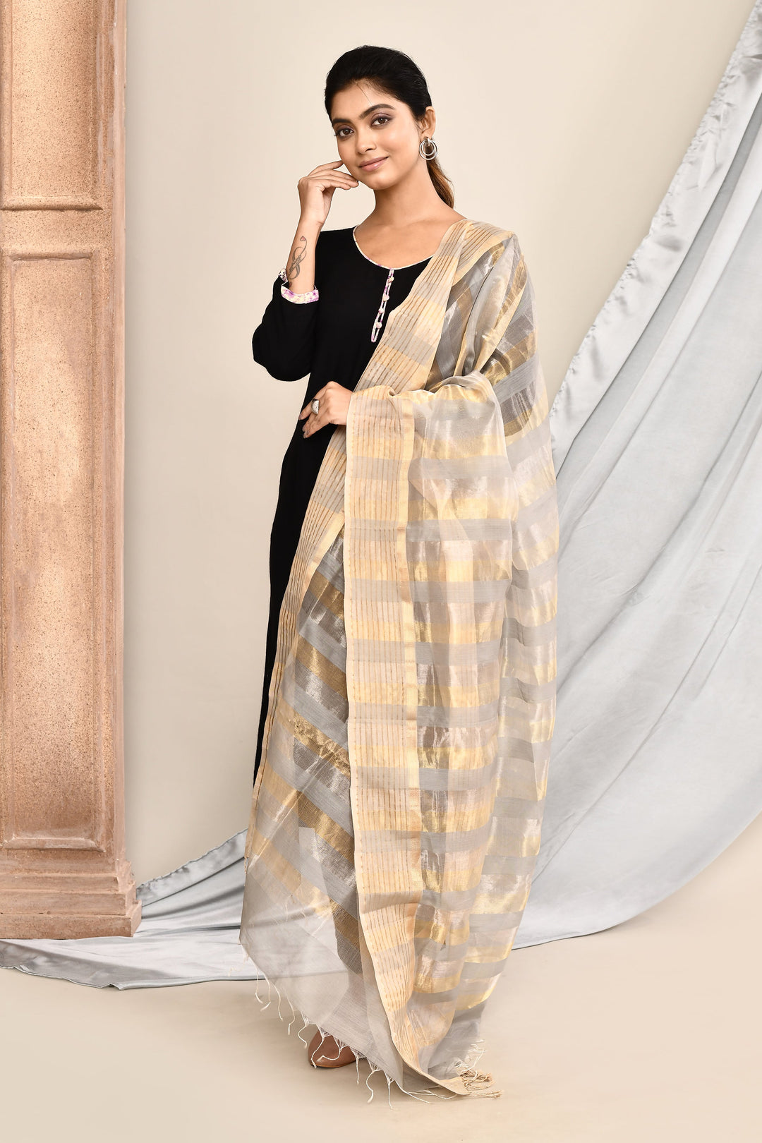 Grey-Maheshwari-Dupatta