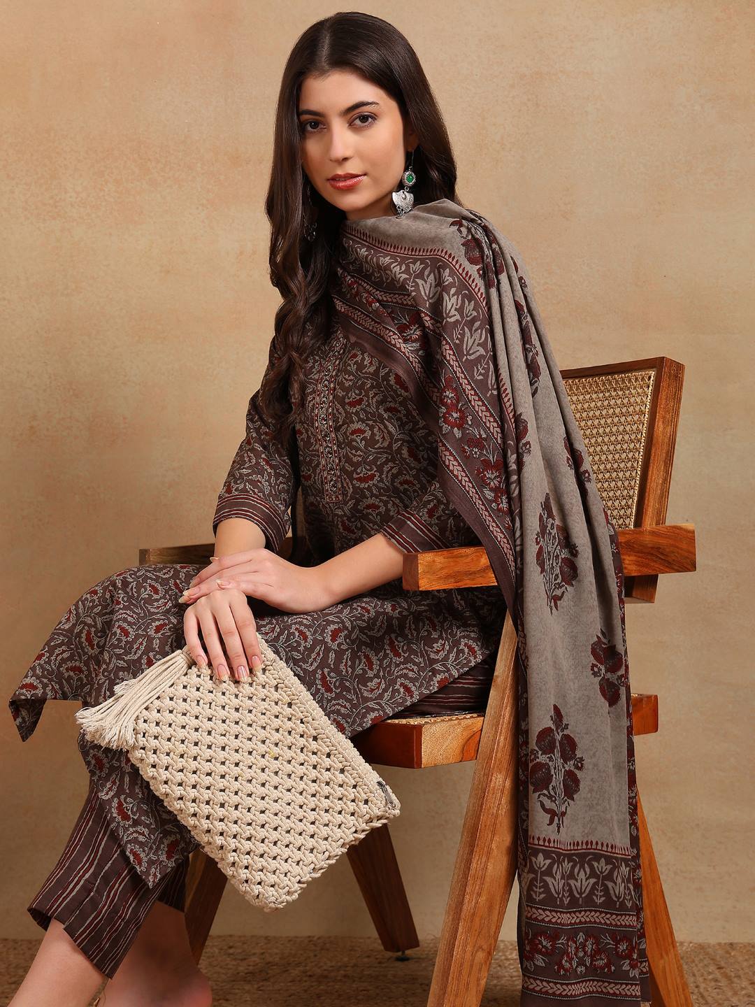 Grey-Rayon-Blend-Ethnic-Motifs-Printed-3-Piece-Kurta-Sets