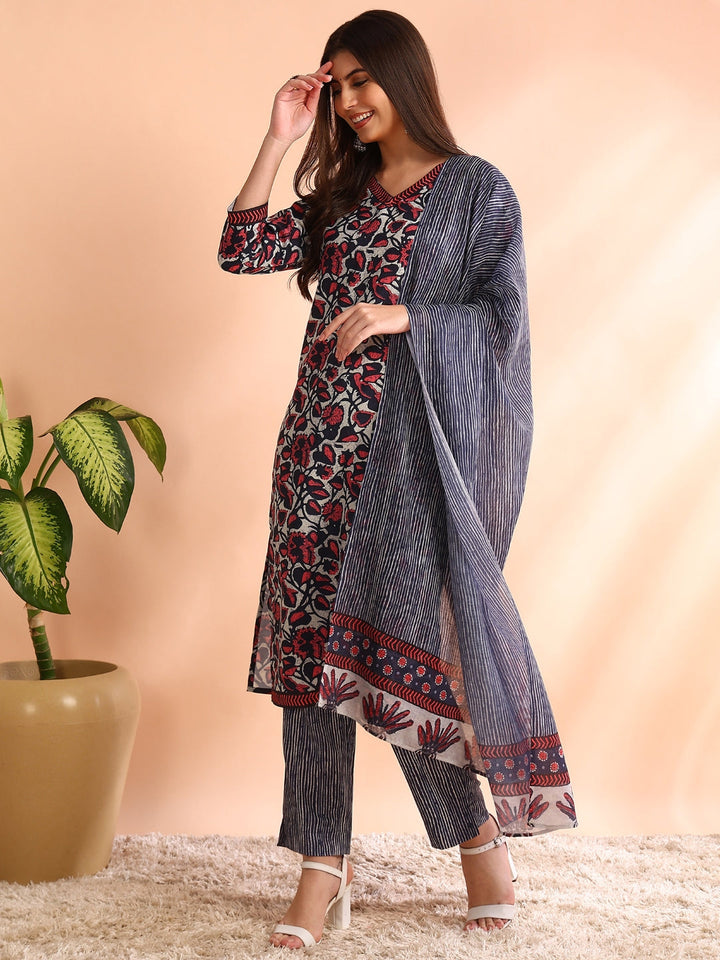 Grey-Rayon-Blend-Floral-Printed-3-Piece-Kurta-Set