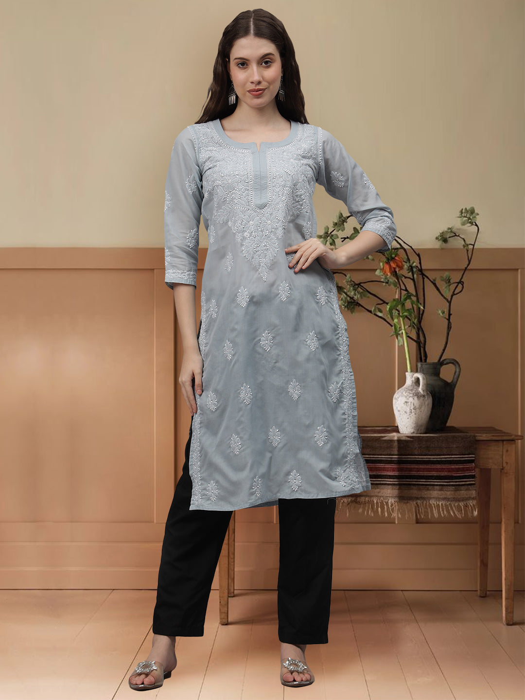 Grey-&-White-Cotton-Embroidered-Chikankari-Kurta