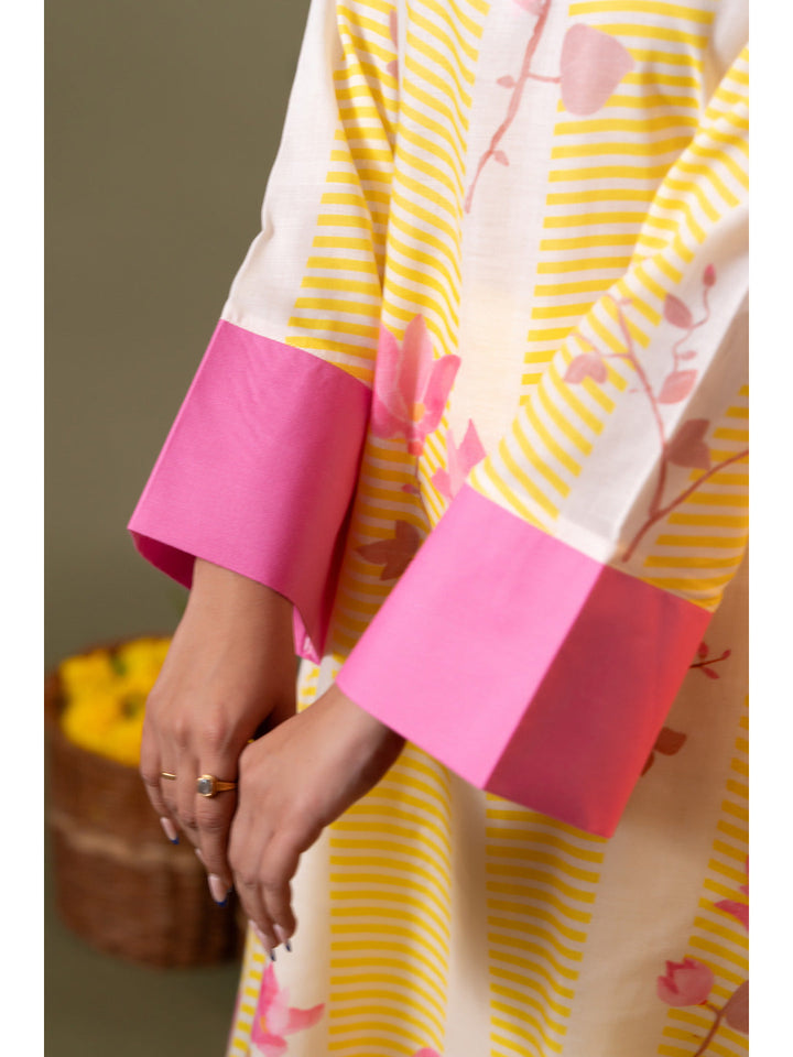 Yellow-Cotton-Blend-Floral-Printed-Kurta-With-Trouser