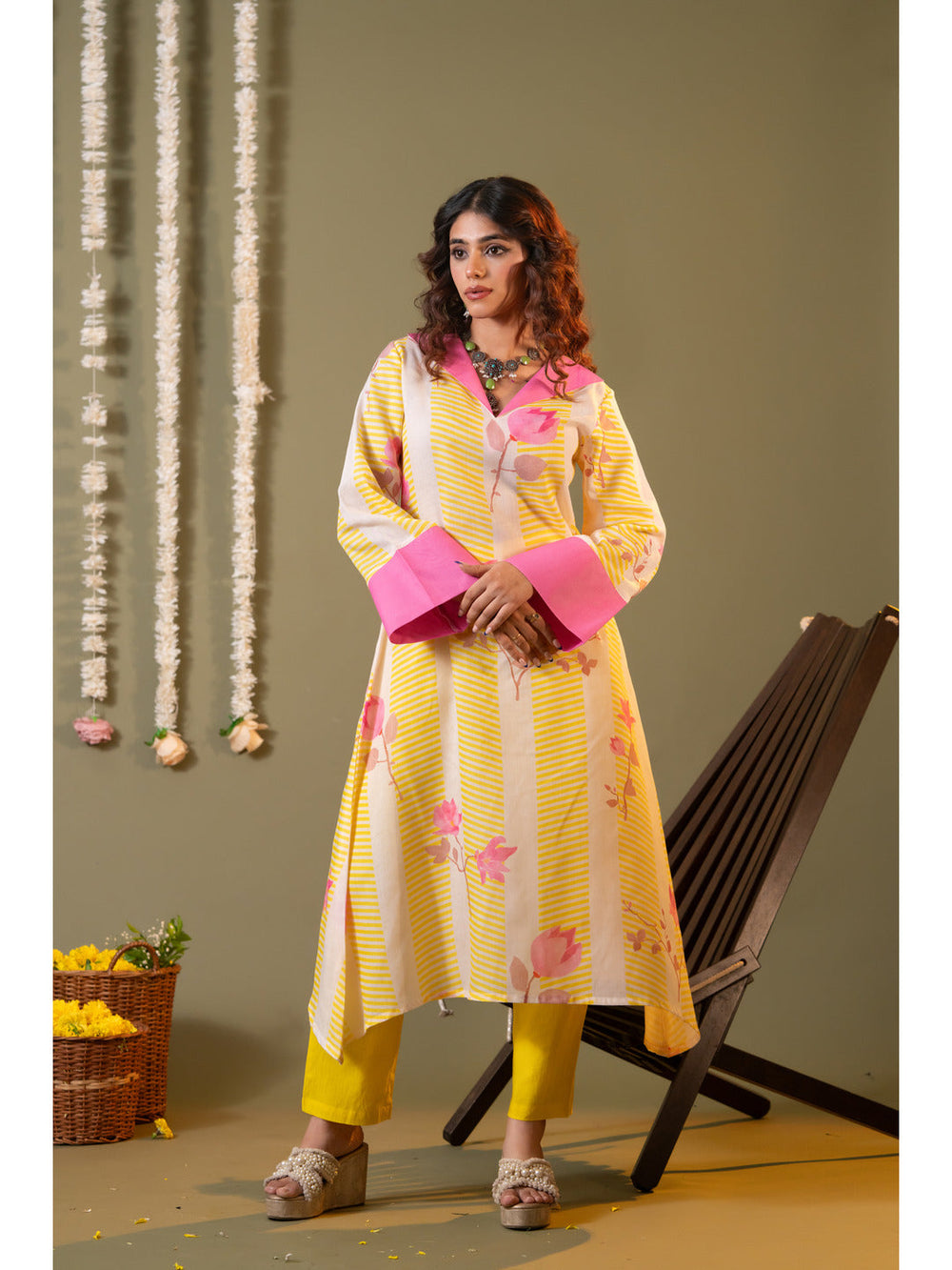 Yellow-Cotton-Blend-Floral-Printed-Kurta-With-Trouser