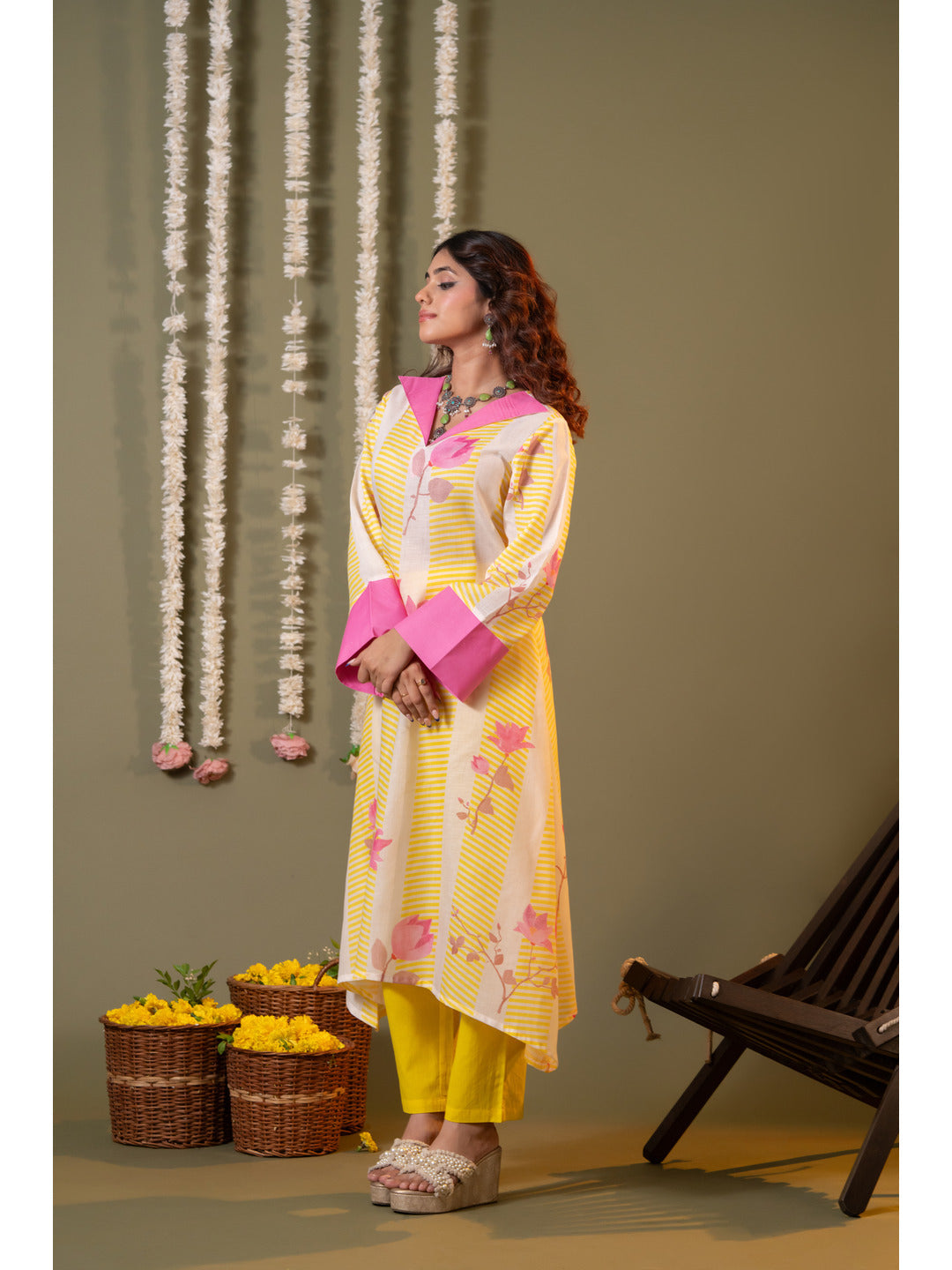 Yellow-Cotton-Blend-Floral-Printed-Kurta-With-Trouser