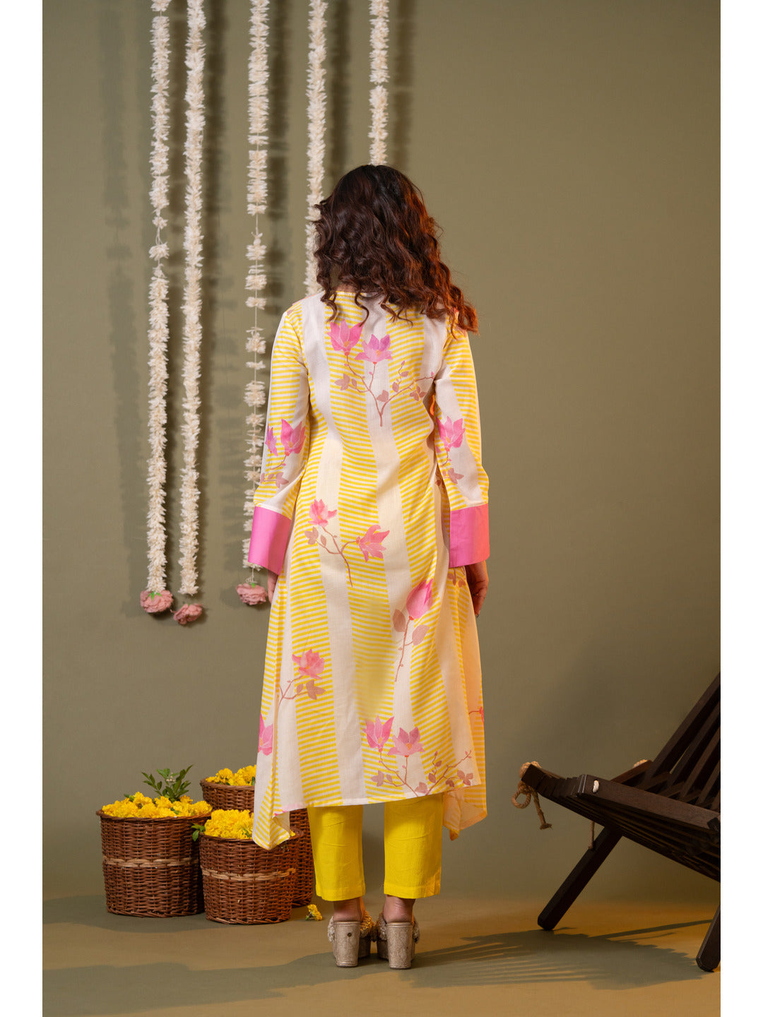 Yellow-Cotton-Blend-Floral-Printed-Kurta-With-Trouser