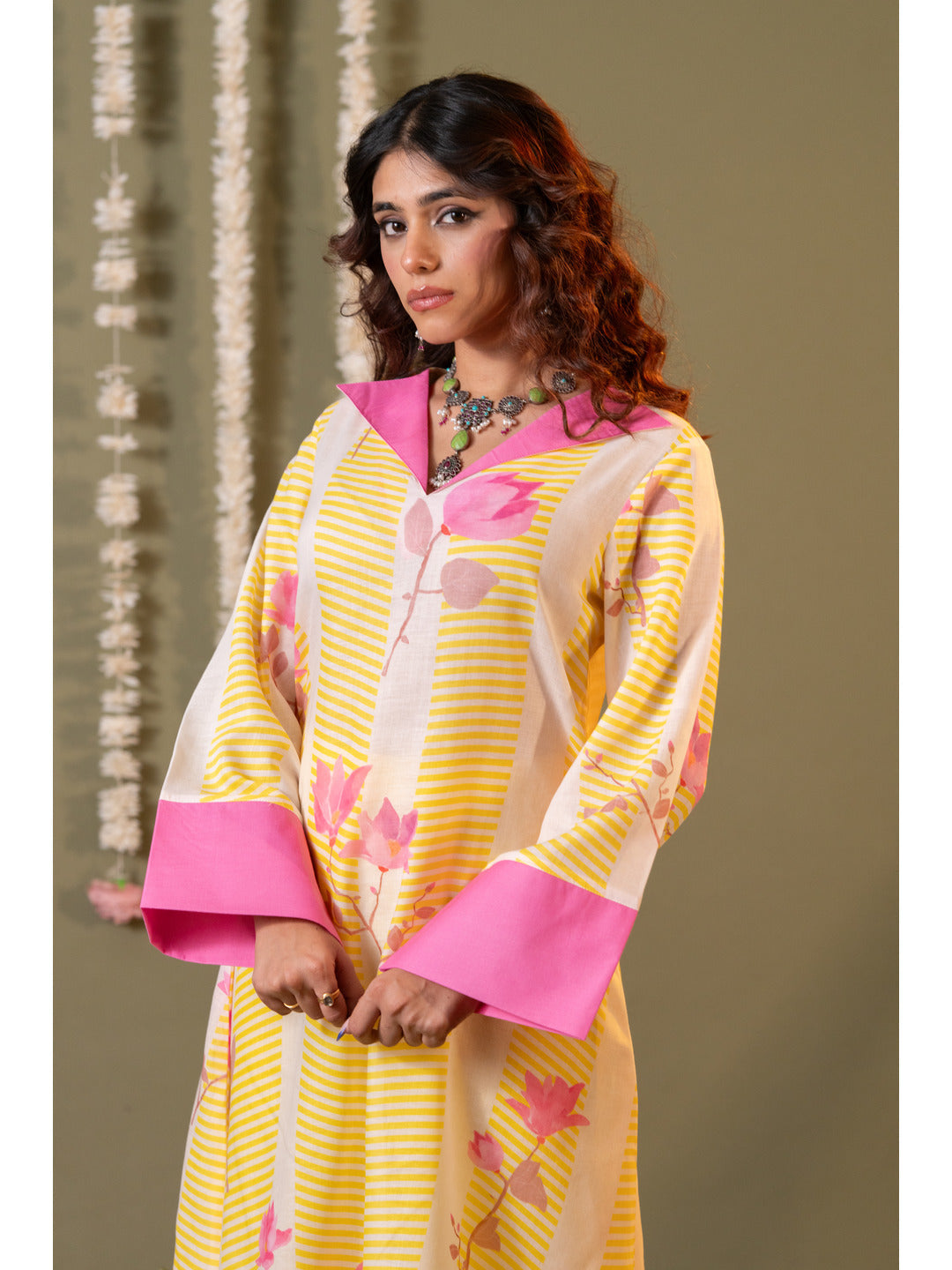 Yellow-Cotton-Blend-Floral-Printed-Kurta-With-Trouser
